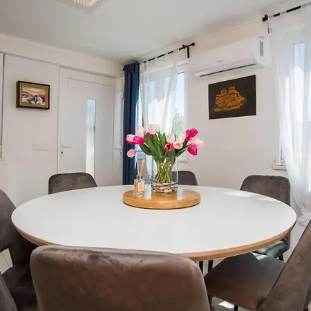 Badia Apartment Ston