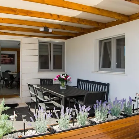 Badia Apartment *